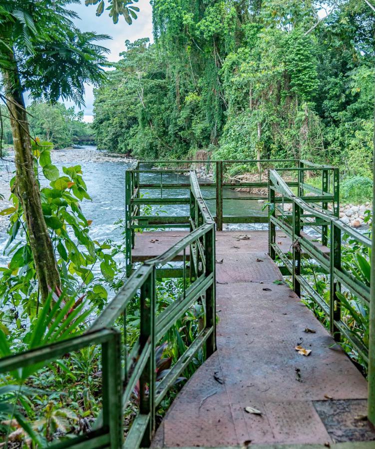 Hotel Los Rios Guacimo  Exterior photo